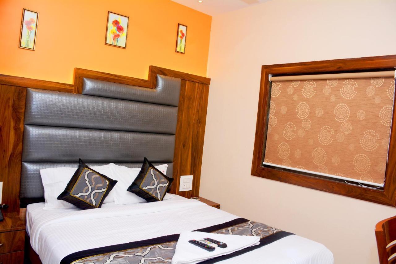 Hotel Nest N Rest - มุมไบ ภายนอก รูปภาพ