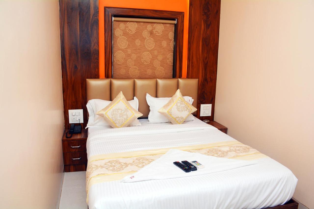 Hotel Nest N Rest - มุมไบ ภายนอก รูปภาพ