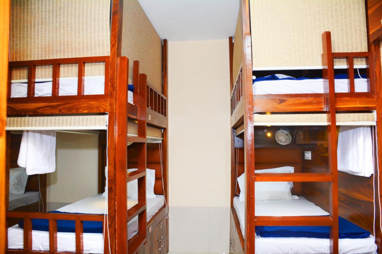 Hotel Nest N Rest - มุมไบ ภายนอก รูปภาพ