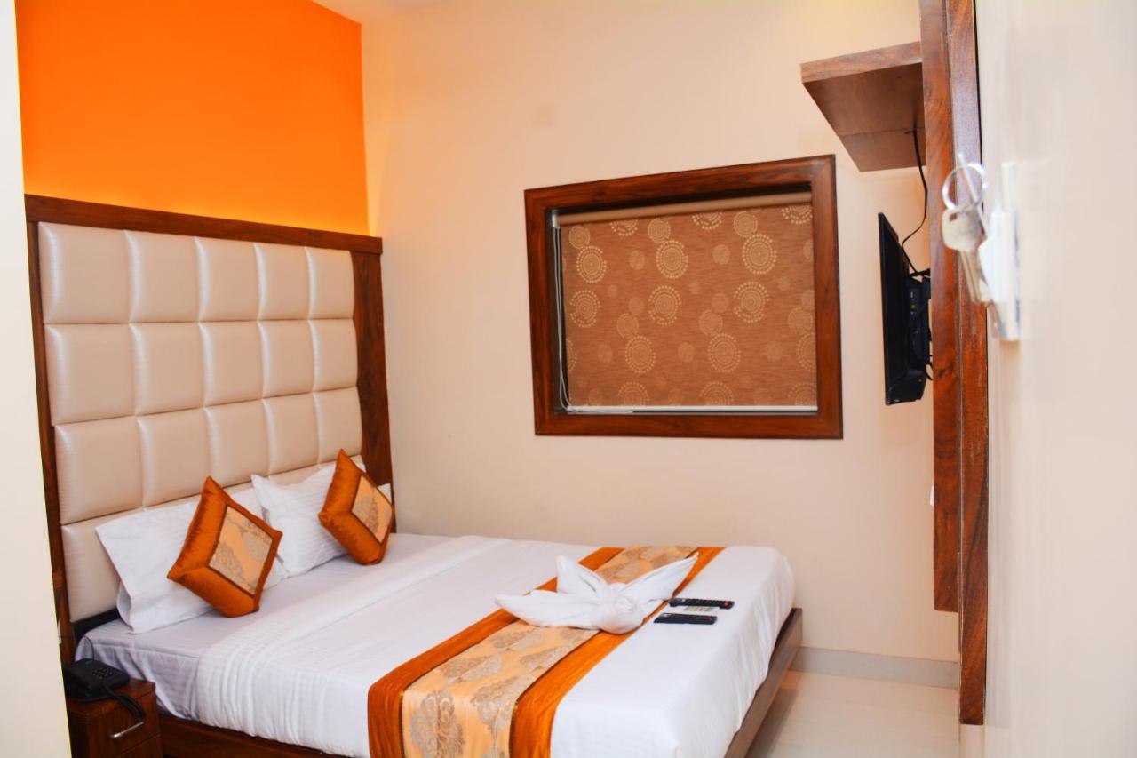 Hotel Nest N Rest - มุมไบ ภายนอก รูปภาพ